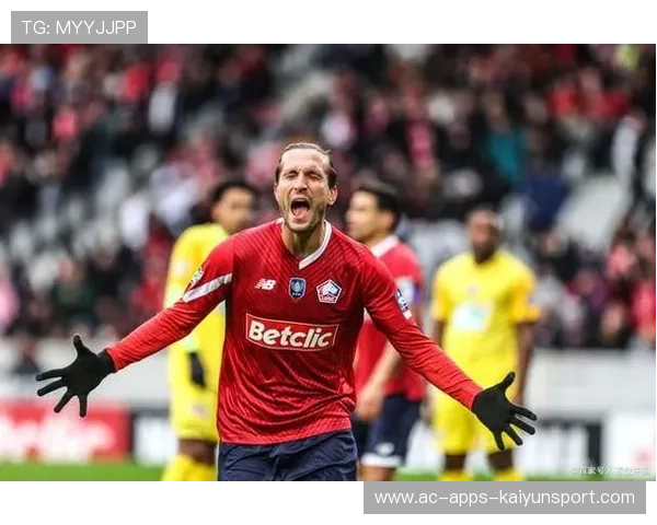 里昂3比2绝杀里尔,拉卡泽特接应斜传抢点